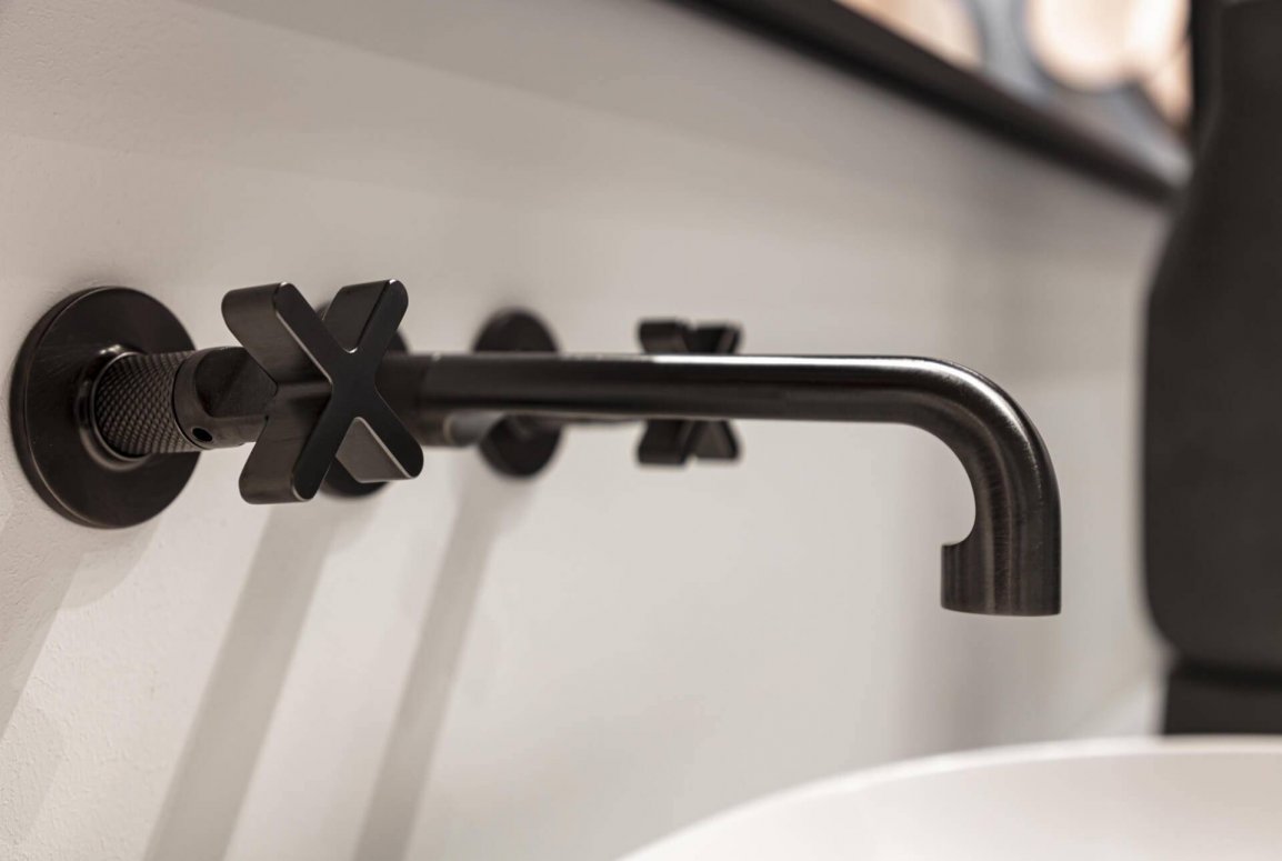 Miscelatore lavabo da parete in finitura PVD – Gessi 